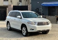 Luxury white Highlander 
